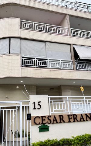 Apartamento à venda com 194m², 3 quartos e 3 vagas Apartamento à venda com 194m², 3 quartos e 3 vagasFachada