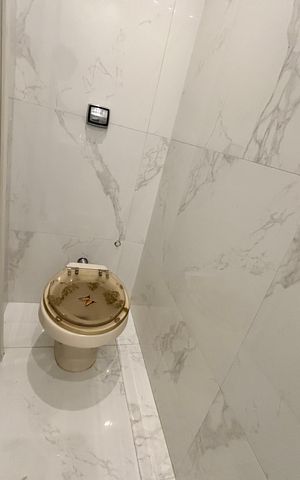 Apartamento à venda com 194m², 3 quartos e 3 vagas Apartamento à venda com 194m², 3 quartos e 3 vagasLavabo