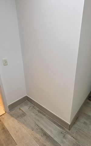Apartamento à venda com 194m², 3 quartos e 3 vagas Apartamento à venda com 194m², 3 quartos e 3 vagasQuarto de Serviço