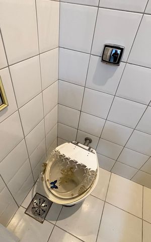 Apartamento à venda com 194m², 3 quartos e 3 vagas Apartamento à venda com 194m², 3 quartos e 3 vagasBanheiro de serviço
