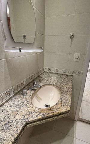 Apartamento à venda com 194m², 3 quartos e 3 vagas Apartamento à venda com 194m², 3 quartos e 3 vagasBanheiro