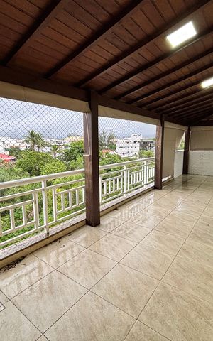 Apartamento à venda com 194m², 3 quartos e 3 vagas Apartamento à venda com 194m², 3 quartos e 3 vagasVaranda