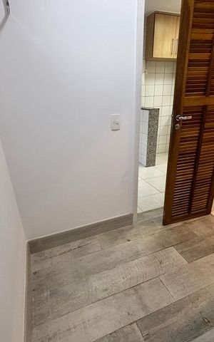 Apartamento à venda com 194m², 3 quartos e 3 vagas Apartamento à venda com 194m², 3 quartos e 3 vagasQuarto de Serviço