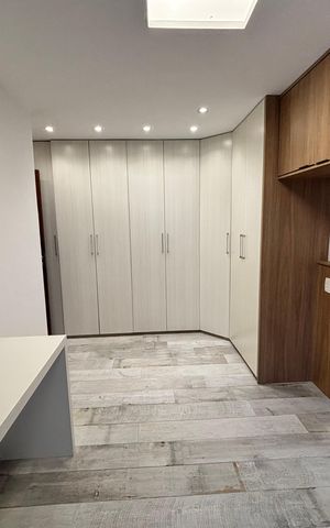 Apartamento à venda com 194m², 3 quartos e 3 vagas Apartamento à venda com 194m², 3 quartos e 3 vagasQuarto 1