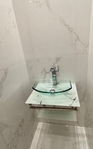 Apartamento à venda com 194m², 3 quartos e 3 vagas Apartamento à venda com 194m², 3 quartos e 3 vagasLavabo