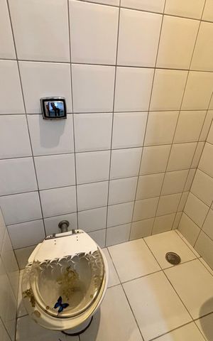 Apartamento à venda com 194m², 3 quartos e 3 vagas Apartamento à venda com 194m², 3 quartos e 3 vagasBanheiro de serviço