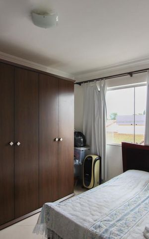 Casa à venda com 800m², 4 quartos e 5 vagas Casa à venda com 800m², 4 quartos e 5 vagasQuarto 2