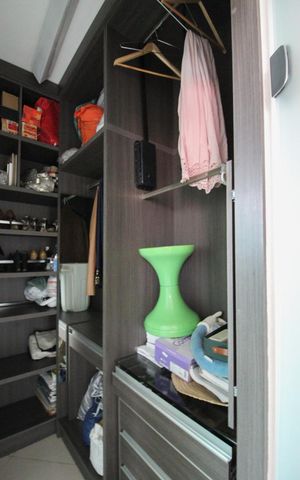 Casa à venda com 800m², 4 quartos e 5 vagas Casa à venda com 800m², 4 quartos e 5 vagasCloset da suíte