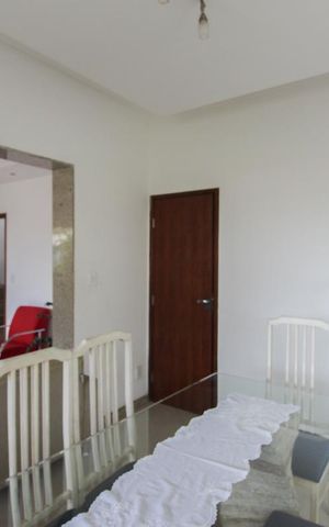 Casa à venda com 800m², 4 quartos e 5 vagas Casa à venda com 800m², 4 quartos e 5 vagasSala de Jantar