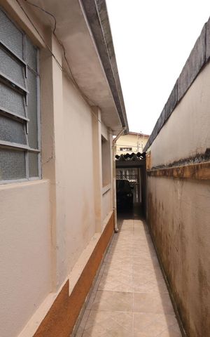 Casa para alugar com 240m², 3 quartos e 2 vagasCorredor externo