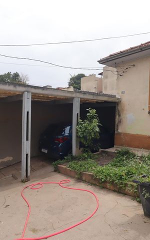 Casa para alugar com 240m², 3 quartos e 2 vagasQuintal da Frente