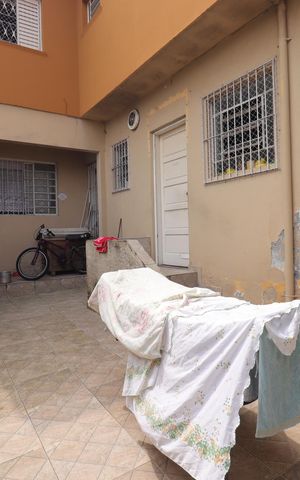 Casa para alugar com 240m², 3 quartos e 2 vagasQuintal dos fundos