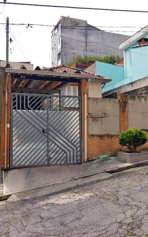 Casa para alugar com 240m², 3 quartos e 2 vagasFachada