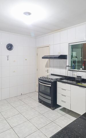 Casa à venda com 124m², 3 quartos e 3 vagas Casa à venda com 124m², 3 quartos e 3 vagasCozinha