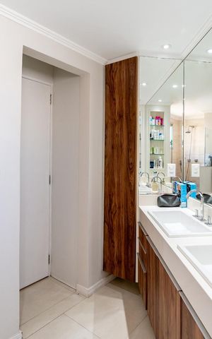 Apartamento à venda com 362m², 5 quartos e 3 vagas Apartamento à venda com 362m², 5 quartos e 3 vagasBanheiro
