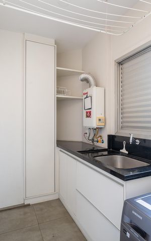 Apartamento à venda com 362m², 5 quartos e 3 vagas Apartamento à venda com 362m², 5 quartos e 3 vagasCozinha