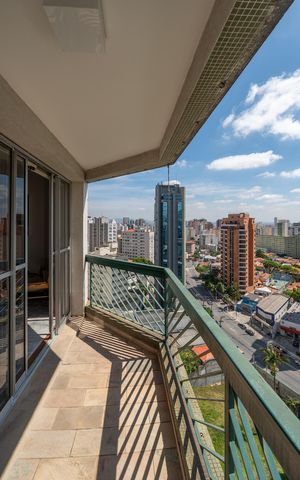Apartamento à venda com 362m², 5 quartos e 3 vagas Apartamento à venda com 362m², 5 quartos e 3 vagasVaranda