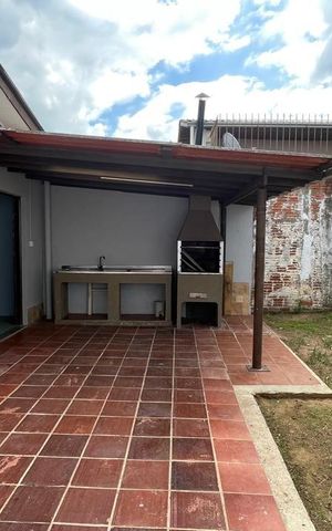 Casa à venda com 115m², 2 quartos e 2 vagas