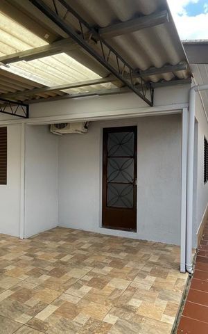 Casa à venda com 115m², 2 quartos e 2 vagas