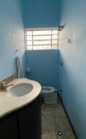 Casa à venda com 400m², 6 quartos e 3 vagasBanheiro 4
