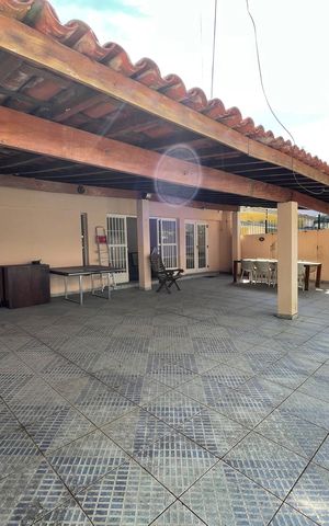 Casa à venda com 400m², 6 quartos e 3 vagasGaragem