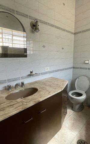 Casa à venda com 400m², 6 quartos e 3 vagasBanheiro 3