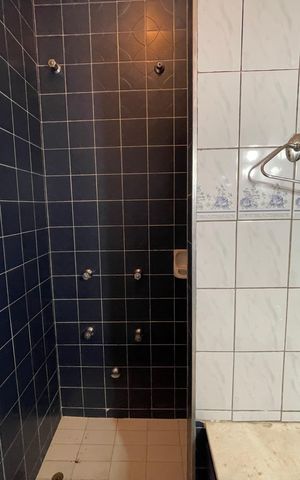 Casa à venda com 400m², 6 quartos e 3 vagasBanheiro 2