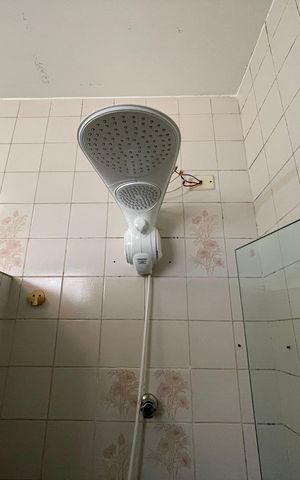 Casa à venda com 400m², 6 quartos e 3 vagasBanheiro 1