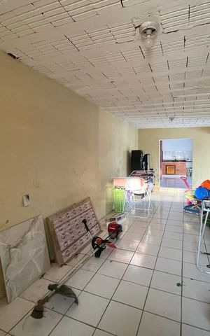 Casa à venda com 140m², 2 quartos e 7 vagas