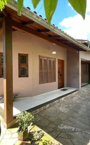 Casa à venda com 135m², 3 quartos e 1 vaga