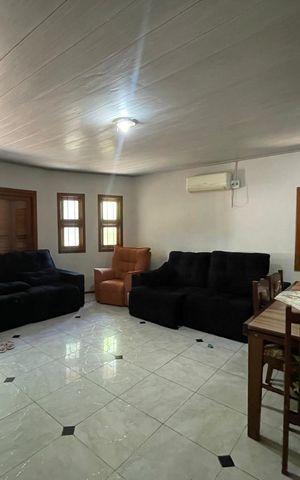 Casa à venda com 135m², 3 quartos e 1 vaga