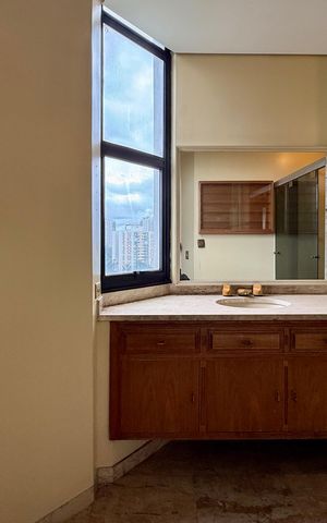 Apartamento à venda com 541m², 4 quartos e 4 vagas Apartamento à venda com 541m², 4 quartos e 4 vagasBanheiro 1 Suíte 2