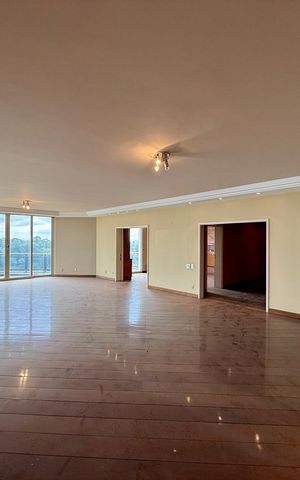 Apartamento à venda com 541m², 4 quartos e 4 vagas Apartamento à venda com 541m², 4 quartos e 4 vagasSala