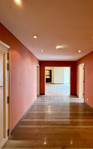 Apartamento à venda com 541m², 4 quartos e 4 vagas Apartamento à venda com 541m², 4 quartos e 4 vagasEntrada Apartamento