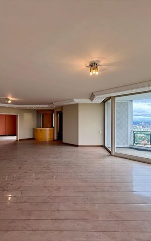 Apartamento à venda com 541m², 4 quartos e 4 vagas Apartamento à venda com 541m², 4 quartos e 4 vagasSala