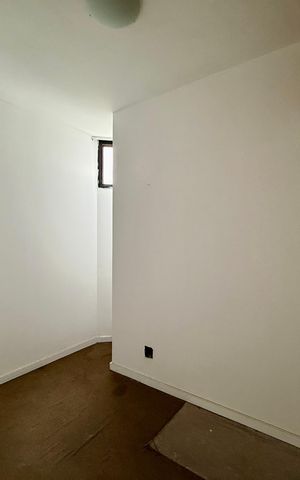 Apartamento à venda com 541m², 4 quartos e 4 vagas Apartamento à venda com 541m², 4 quartos e 4 vagasQuarto 1 de Serviço