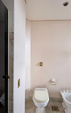 Apartamento à venda com 541m², 4 quartos e 4 vagas Apartamento à venda com 541m², 4 quartos e 4 vagasBanheiro Suíte 4