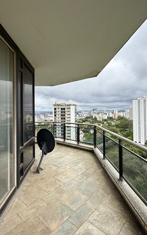 Apartamento à venda com 541m², 4 quartos e 4 vagas Apartamento à venda com 541m², 4 quartos e 4 vagasSacada