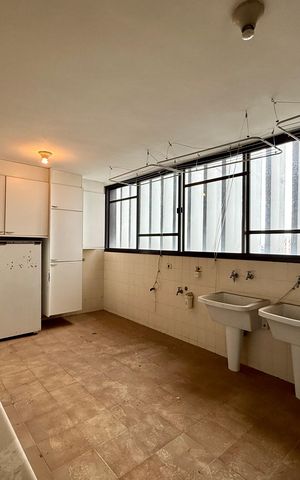Apartamento à venda com 541m², 4 quartos e 4 vagas Apartamento à venda com 541m², 4 quartos e 4 vagasÁrea de Serviço