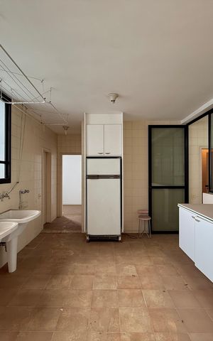 Apartamento à venda com 541m², 4 quartos e 4 vagas Apartamento à venda com 541m², 4 quartos e 4 vagasÁrea de Serviço