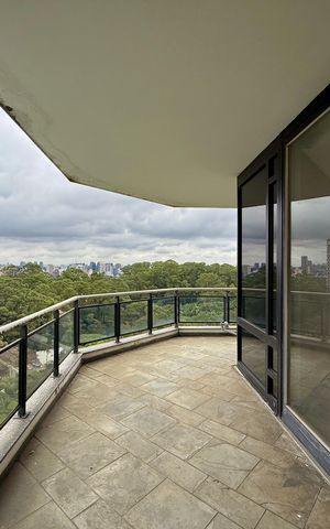 Apartamento à venda com 541m², 4 quartos e 4 vagas Apartamento à venda com 541m², 4 quartos e 4 vagasSacada