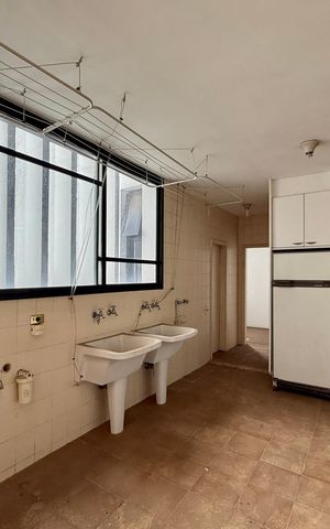 Apartamento à venda com 541m², 4 quartos e 4 vagas Apartamento à venda com 541m², 4 quartos e 4 vagasÁrea de Serviço