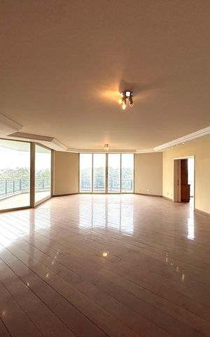 Apartamento à venda com 541m², 4 quartos e 4 vagas Apartamento à venda com 541m², 4 quartos e 4 vagasSala