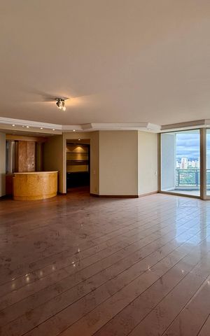 Apartamento à venda com 541m², 4 quartos e 4 vagas Apartamento à venda com 541m², 4 quartos e 4 vagasSala