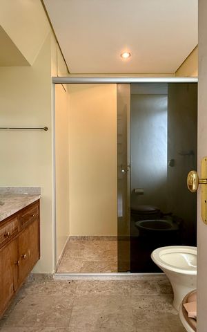 Apartamento à venda com 541m², 4 quartos e 4 vagas Apartamento à venda com 541m², 4 quartos e 4 vagasBanheiro Suíte 1