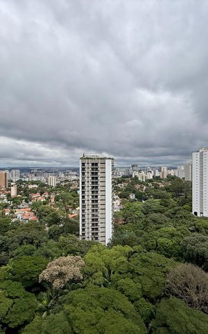 Apartamento à venda com 541m², 4 quartos e 4 vagas Apartamento à venda com 541m², 4 quartos e 4 vagasVista
