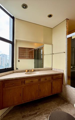 Apartamento à venda com 541m², 4 quartos e 4 vagas Apartamento à venda com 541m², 4 quartos e 4 vagasBanheiro 1 Suíte 2