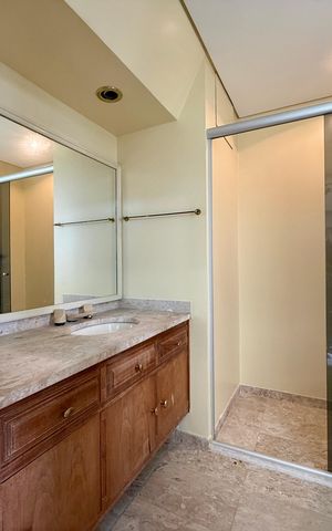 Apartamento à venda com 541m², 4 quartos e 4 vagas Apartamento à venda com 541m², 4 quartos e 4 vagasBanheiro Suíte 1