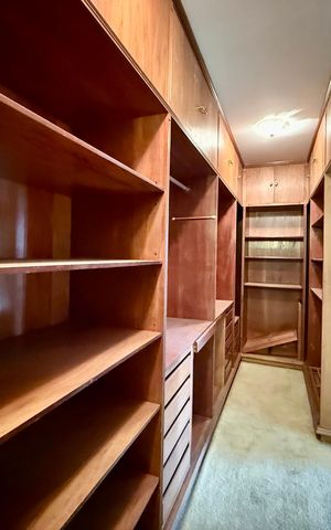 Apartamento à venda com 541m², 4 quartos e 4 vagas Apartamento à venda com 541m², 4 quartos e 4 vagasCloset Suíte 4