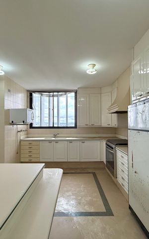 Apartamento à venda com 541m², 4 quartos e 4 vagas Apartamento à venda com 541m², 4 quartos e 4 vagasCozinha
